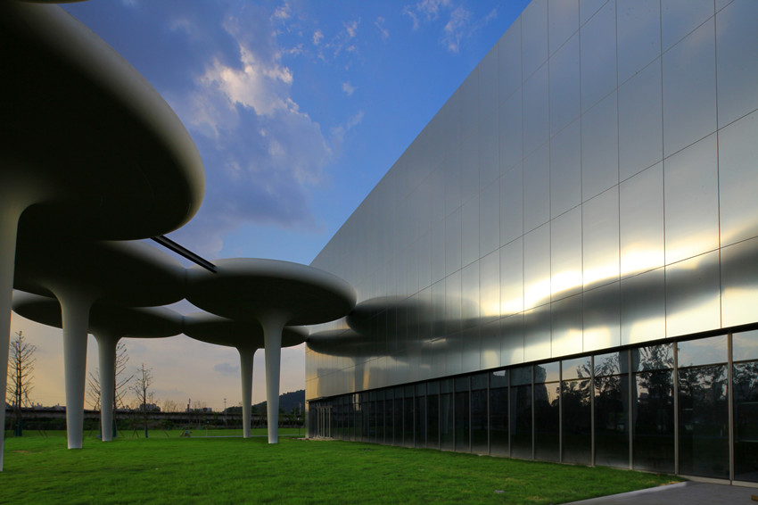 教你如何鑒別優(yōu)質(zhì)的鏡面鋁板